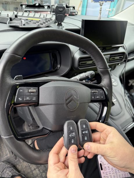 Citroën Berlingo 2025 originalus ir papildomai suprogramuotas raktas