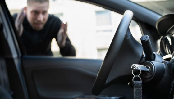 Automobilio atrakinimas Vilniuje užsitrenkus raktams automobilyje