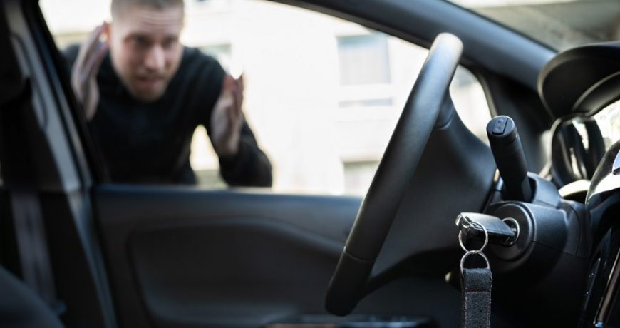 Automobilio atrakinimas Vilniuje užsitrenkus raktams automobilyje