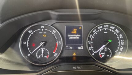 Keyless sistemos gedimo pranešimas prietaisų skydelyje