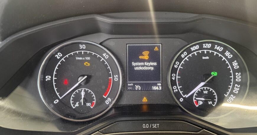 Keyless sistemos gedimo pranešimas prietaisų skydelyje