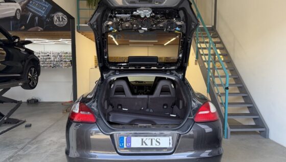 Porsche Panamera 970 elektrinio bagažinės dangčio remontas