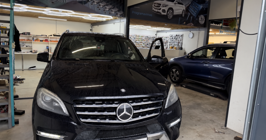 Mercedes ML W166 FBS4 užvedimo spynos remontas Vilniuje