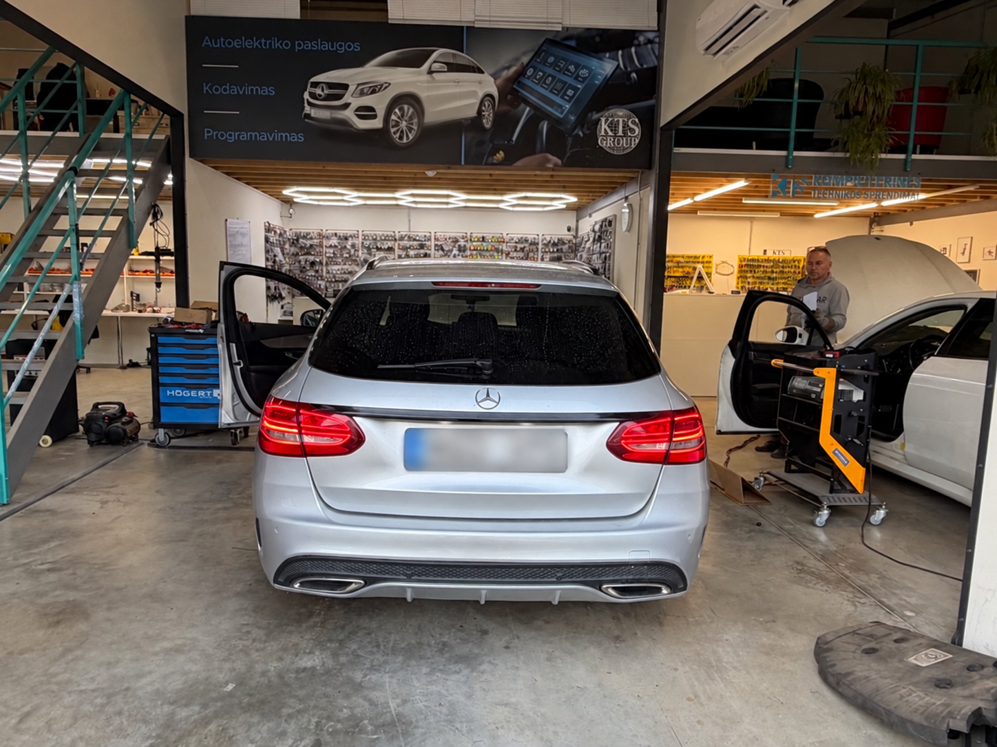 Mercedes-Benz S205 po DSM / ISM FBS4 modulio keitimo ir pririšimo