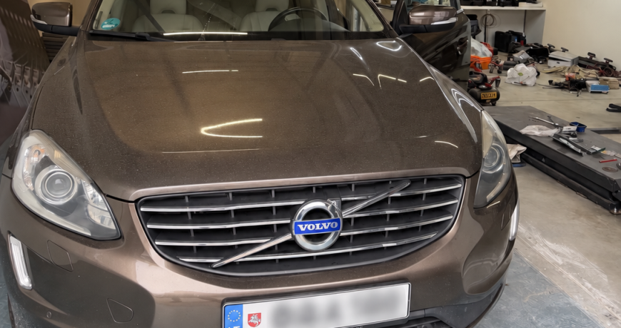 Volvo XC60 Android multimedijos ir galinio vaizdo kameros montavimas Vilniuje